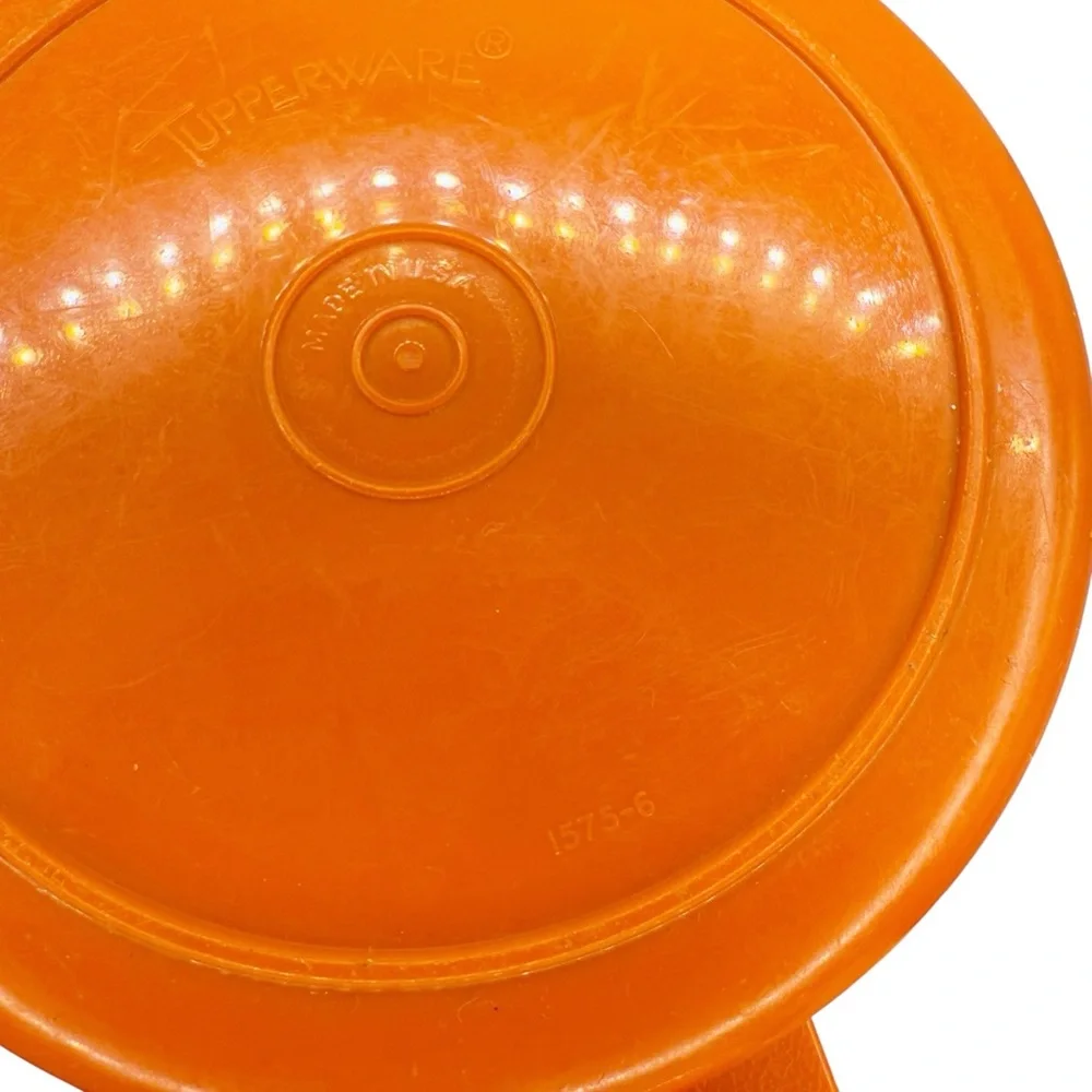 Vintage Tupperware 1.5 Quart Pitcher‎